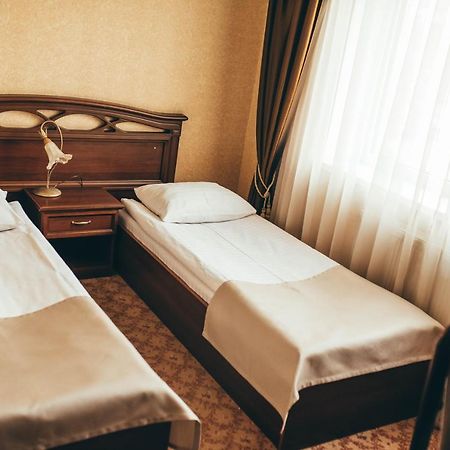 Hotel-Restaurant Lyube Plus Khmelʼnytsʼkyy Εξωτερικό φωτογραφία