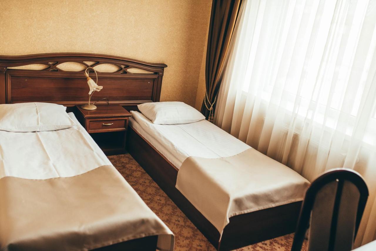Hotel-Restaurant Lyube Plus Khmelʼnytsʼkyy Εξωτερικό φωτογραφία